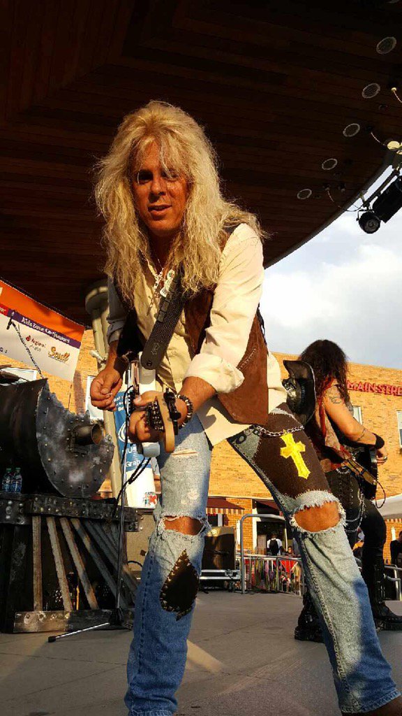 CothernDave's tweet photo. Rapid City rocks!!! Thanks for the good times people!!!! https://t.co/G0fQAOB3zn