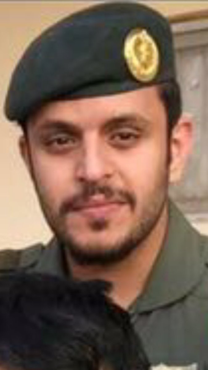 waleedalfarraj's tweet photo. رحم الله ابطالنا النقيب ايمن الفيفي والملازم محمد الحسن، شهداء الأباتشي أمس خالص التعازي لعائلاتهم ومحبيهم وأصدقائهم https://t.co/z7FeW6O6rb