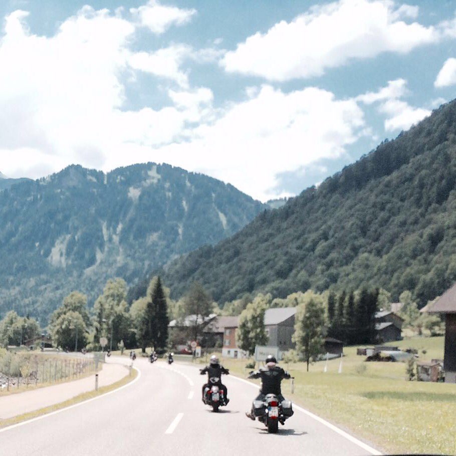 Wish you a great monday evening bros #beardedvillains #harleydavidson