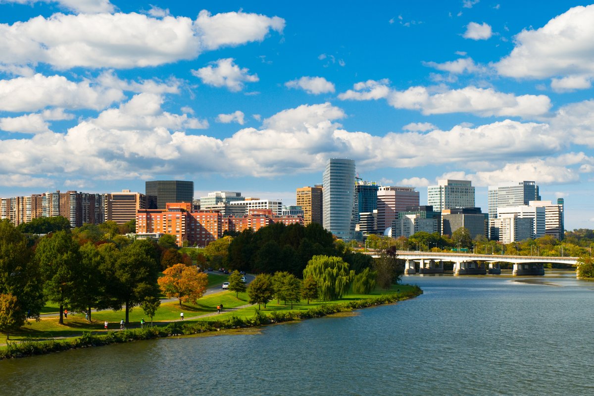 MSInvestments20's tweet photo. For a quick #commute to #DC , #Arlington is the ticket. #LiveArlington #WorkinDC  #realestate https://t.co/b7j2TH7j5X