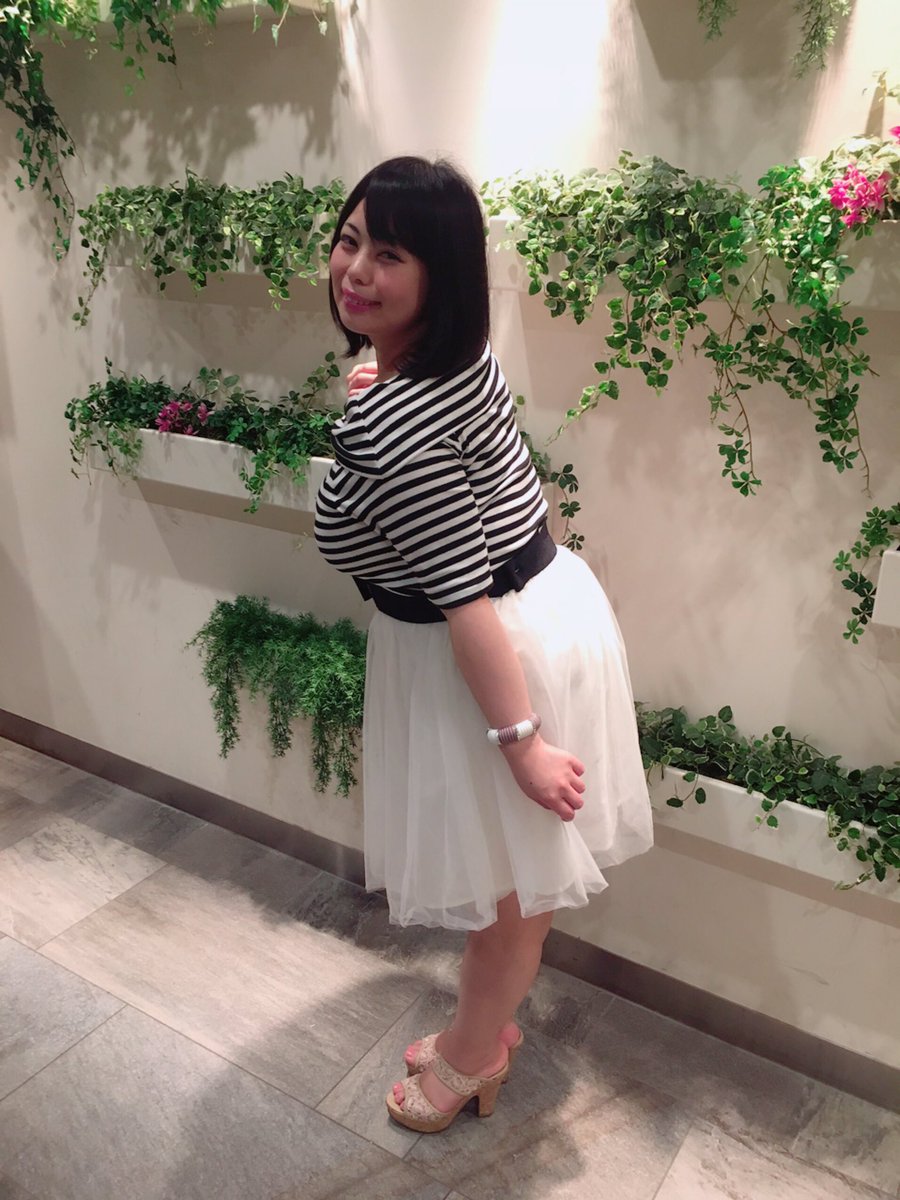 桃果愛 Plussizemodel 今日のグラマラスファッション おデート 女子会 お仕事 みんな同じ格好じゃつまらない 今あえてのチュールスカート やっぱり好き ぽっちゃり ファッション Glamorous Fashion グラマラスファッション 桃果愛