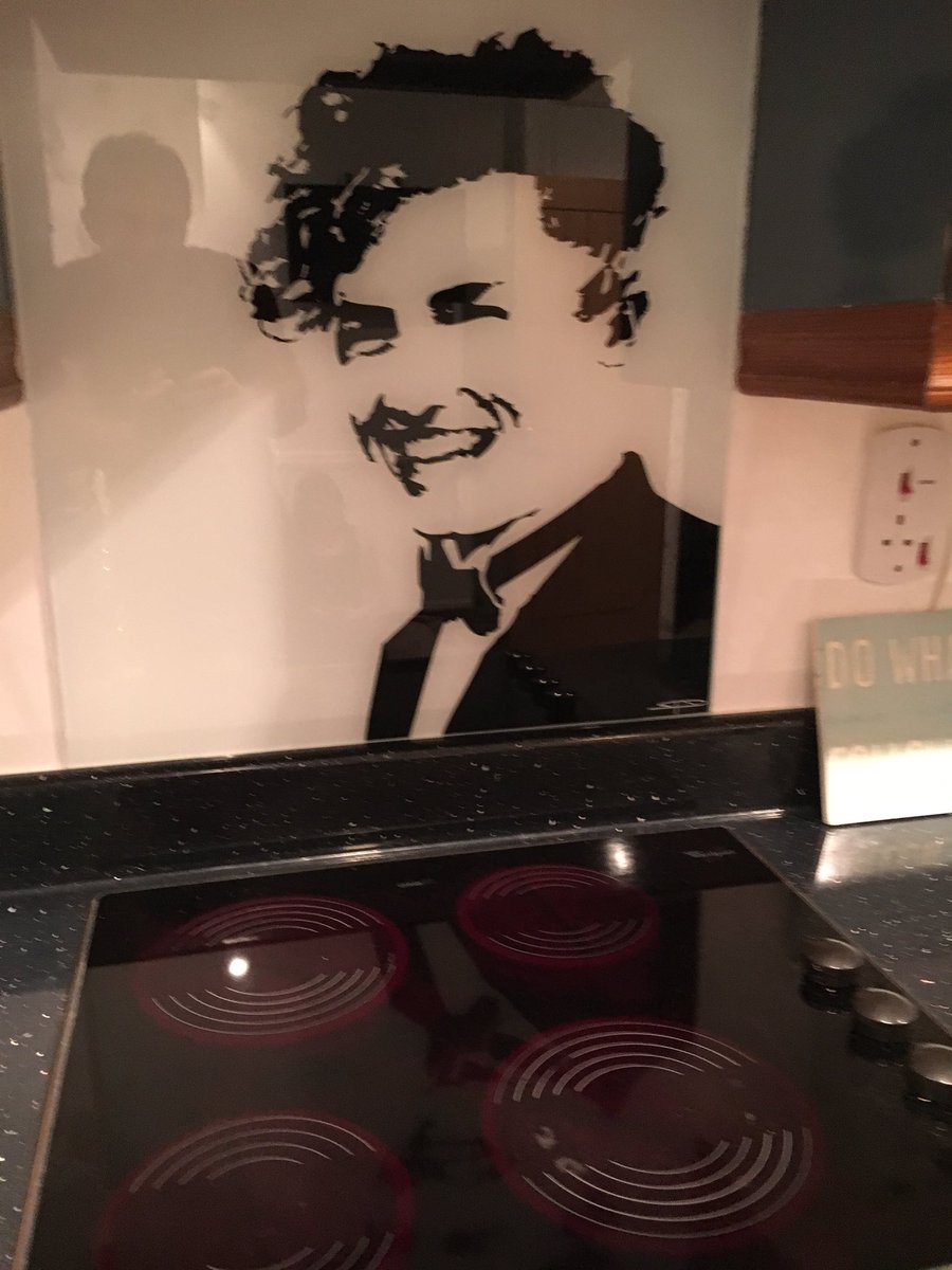 JasonDForskitt's tweet photo. Over the moon with our new Splash back ! Artwork by Pheobe Dawson, made by Ralph &amp; Matt at Picturesque #BacZac https://t.co/0bqlpGC6a7