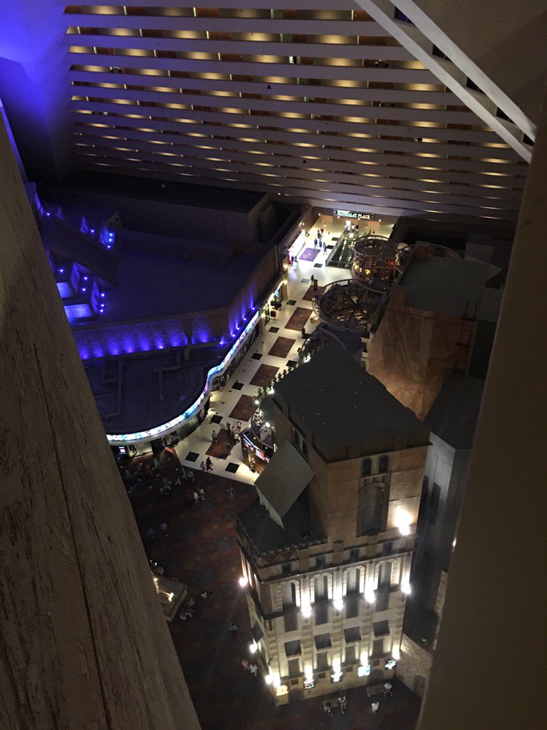 gellboys's tweet photo. Luxor Las Vegas https://t.co/GSfCd3ergh