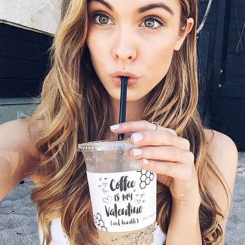 — Bienvenida, <a href="/insilverseas/">Mareena Titanos.</a>.  ✧ :･ﾟ 

➳ Mare Barrow.
➳ Red Queen.
➳ Carmella Rose.