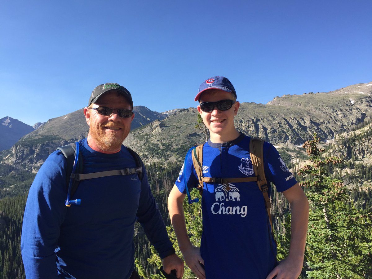 jthomastree's tweet photo. @joey_thomas20 Great hike today with this guy!  Flattop and Hallet Peaks 12713'. Way up! @RockyNPS https://t.co/YCbnPw90Sk