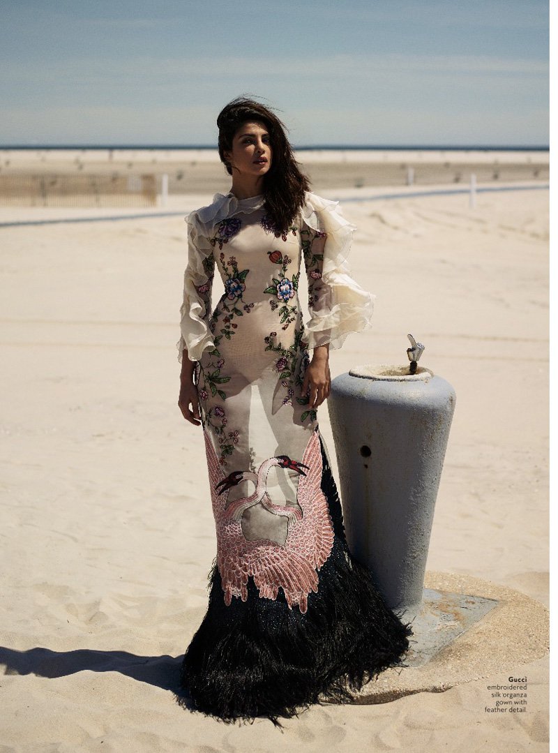 RuelleMagazine's tweet photo. InStyle sweeps us off our feet with the latest cover of Priyanka Chopra!: https://t.co/9xDLlkJ0OA https://t.co/hFvCIxiQLp