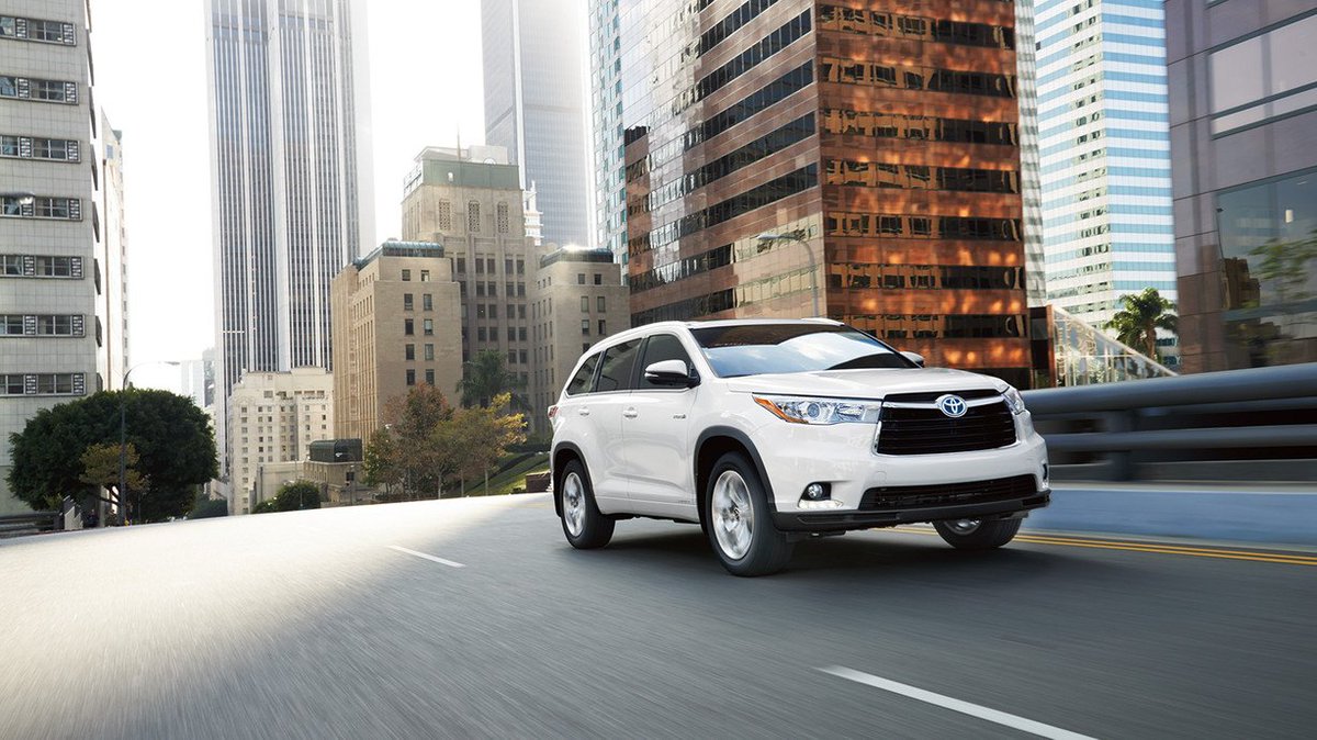 ToyotaWestBank's tweet photo. Get lost in an adventure, not on the road. The #HighlanderXLE has turn-by-turn navigation. https://t.co/jIQ6aIC9gV https://t.co/PjDVRZfJsQ