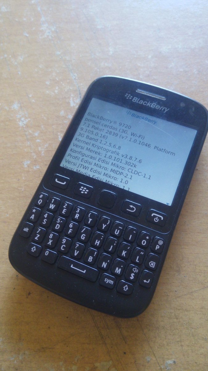 santoholyking's tweet photo. #wtsell blackberry 9720 #cibinong https://t.co/V204KMOvU7