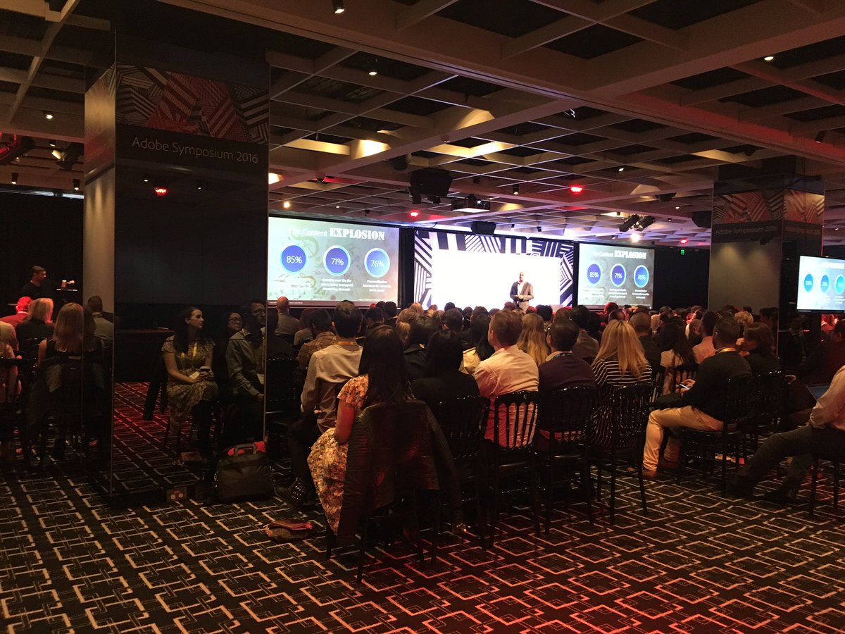 sueyyz's tweet photo. A packed #crosschannelmarketing session at #AdobeSymp #Sydney #CCM #personas #contentexplosion #cure https://t.co/UiQ45NPwAC