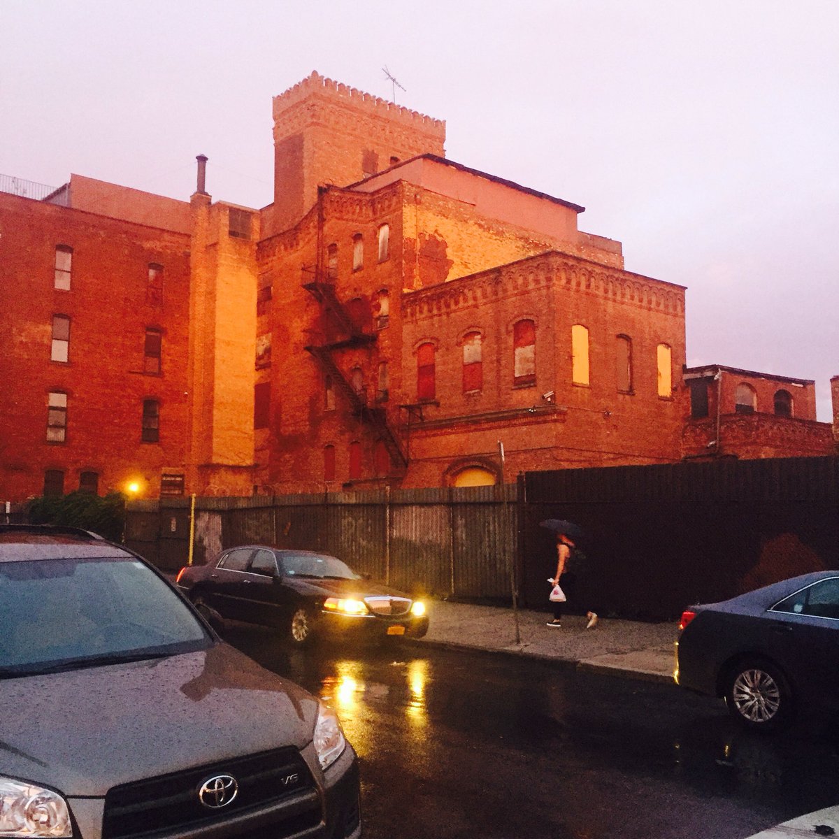 MistressBlunt's tweet photo. #magichour. You get me every time.
#lightgasm https://t.co/Q31V01Y5U4