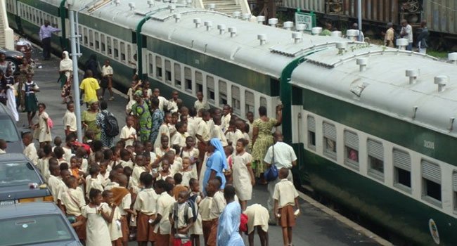 AfricactuCom's tweet photo. Technologie / Nigeria - Le Nigéria lance le premier TGV d’Afrique de l’Ouest
https://t.co/AeJZpMCKTs https://t.co/PvirIL92mY