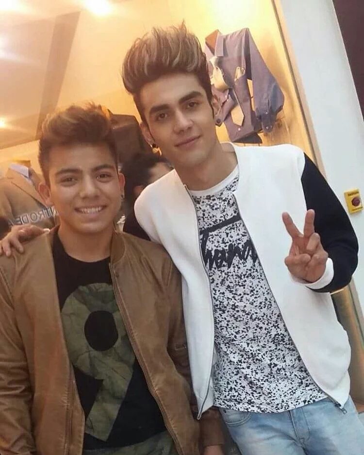 cd9crewnews's tweet image. Alan ayer 24/Julio con fans en parque Tezontle
#CD9 #JosCanelaTrendy #IFeelAlive #CD9Video #KCAMexico