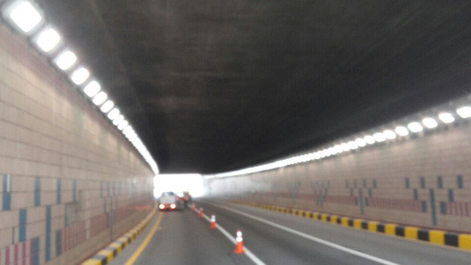 #성남시 도로관리과에서는
이매지하차도의 노후된 터널등을 교체했습니다

공사 전·후 사진만 봐도 시야가 넓어진 기분!

모든 분들의 안전운전을 기원합니다^^~

<a href="/Jaemyung_Lee/">이재명</a>