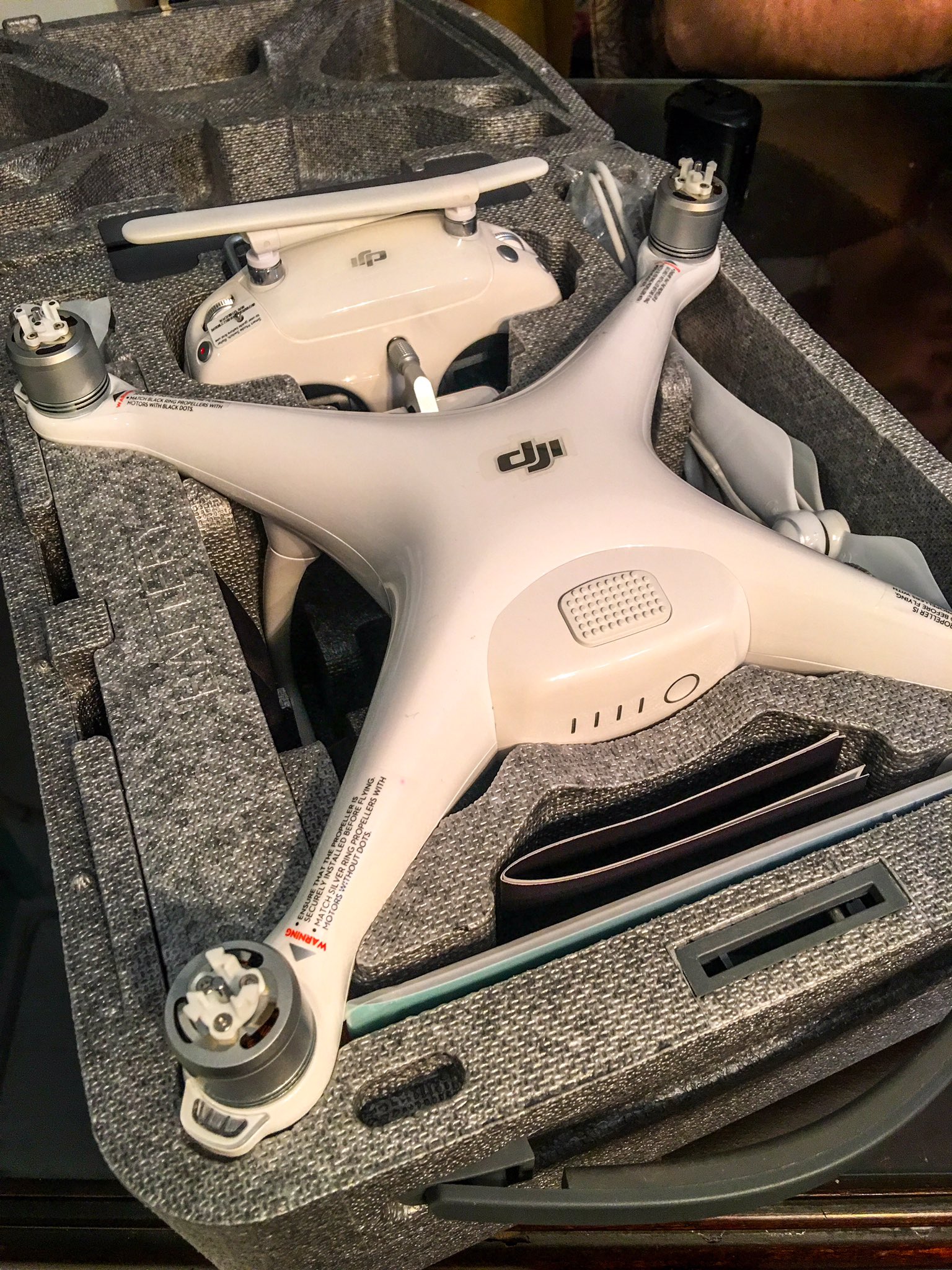 Dron niro hotsell