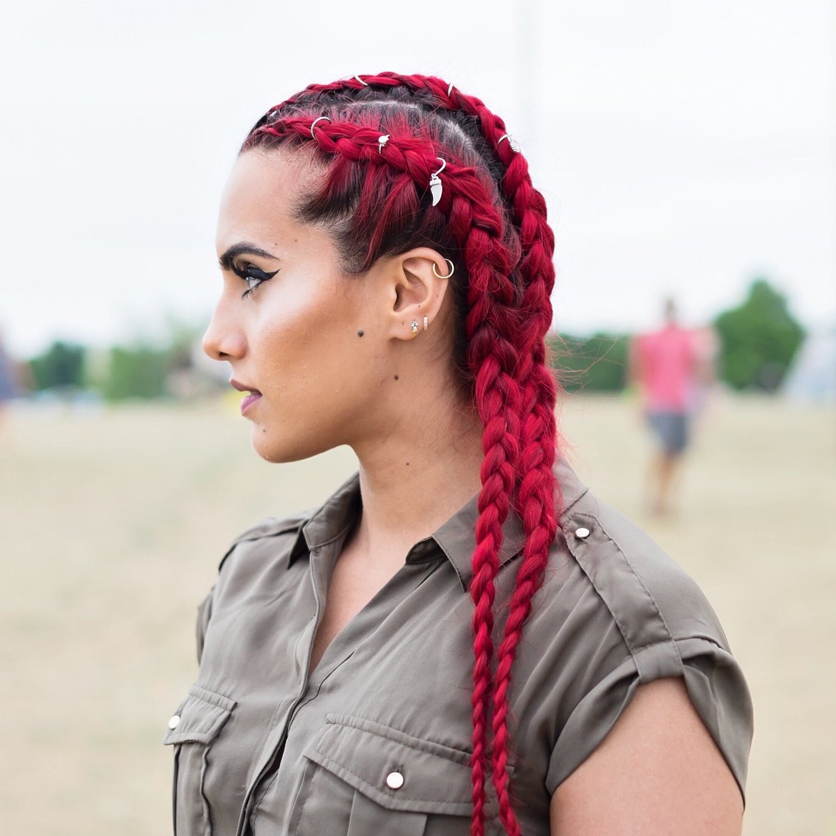 GarnierCAN's tweet photo. .@bodmonzaid rocks these show-stopping braids with hair rings! 📷: @allisonkuhl
#FructisFestival #FructisStyle https://t.co/PRQl5MQtru