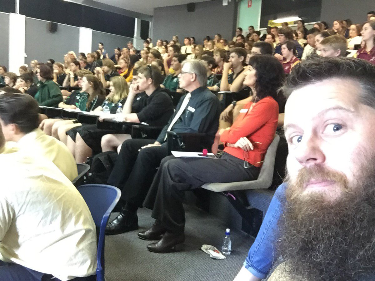 SplitSpaces's tweet image. Presenting at ‘Meet the business leader’ #cquniversity #cqubiz #splitspaces #foxandbuoy