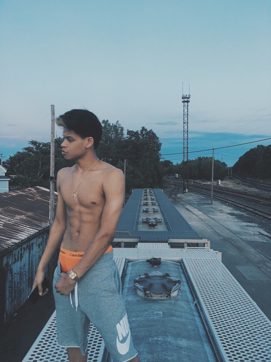 andrewfontenott's tweet photo. aye https://t.co/bmUPBeOrGp