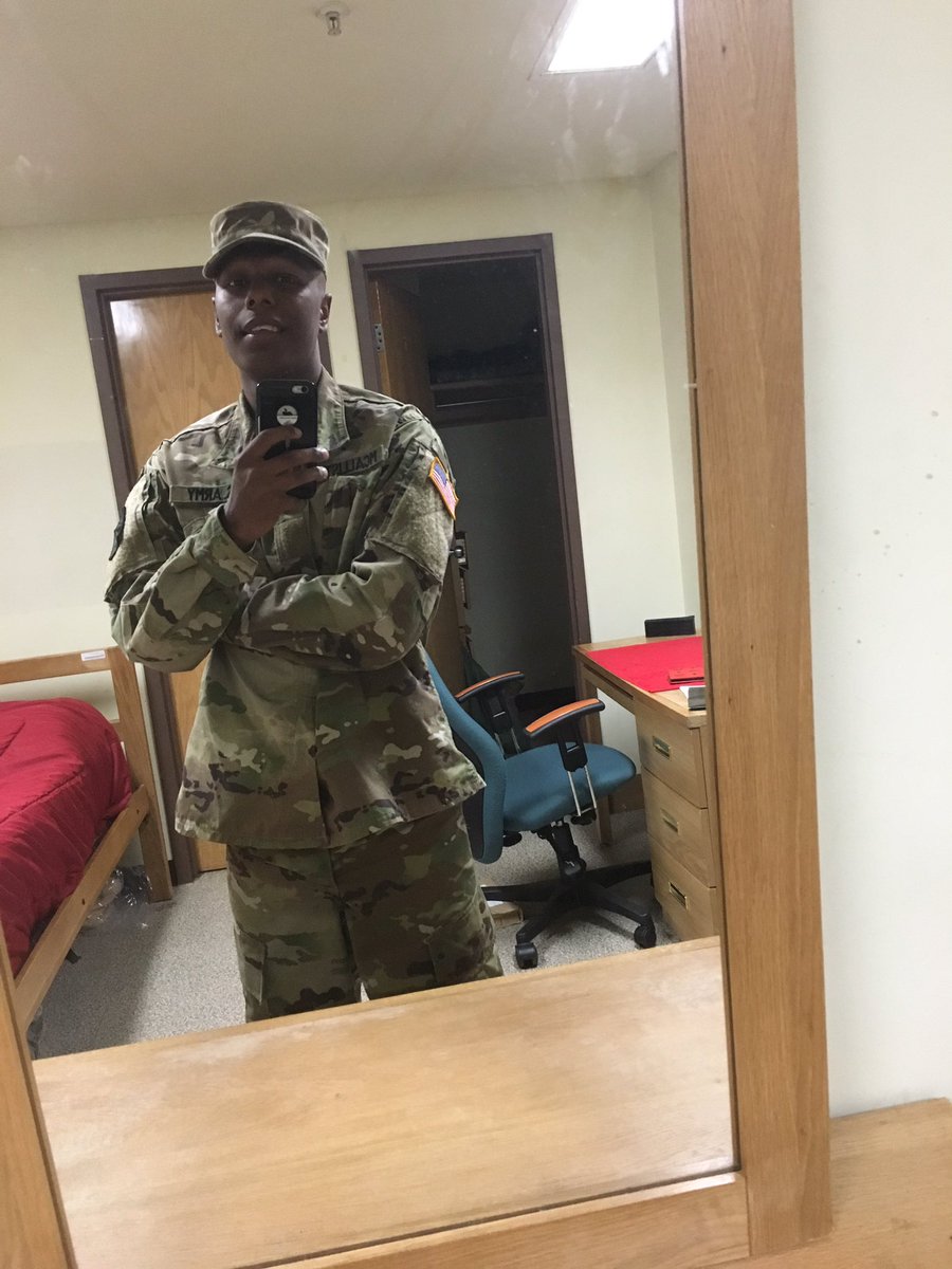 Deathballin's tweet photo. Get a MAN that can do.. Well anything 🇺🇸😎👔🐴 https://t.co/ciBitACzlL