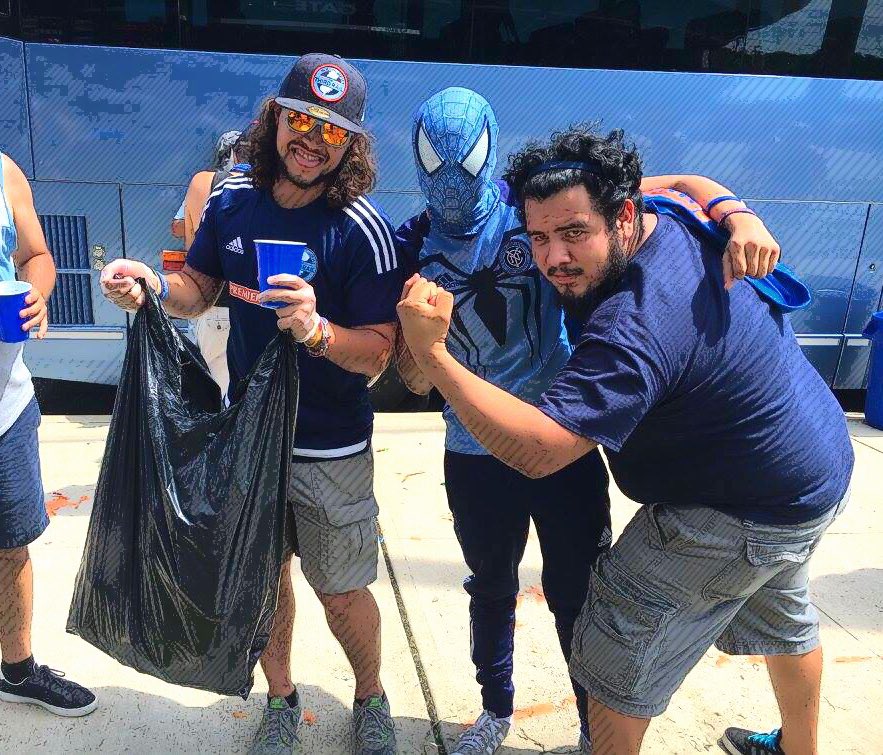NYCFCSpiderMan's tweet photo. Ran into twin #Diskerud at yesterday's tailgate 😂 #NYCFC @ThirdRailNJ https://t.co/6SeP20ScG1