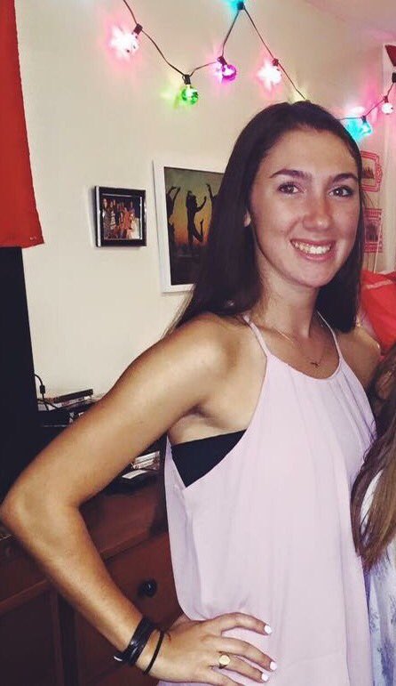 Happy birthday to Sara Vanderels! Hope you had the greatest day!! 💛😊💕🎉🎈