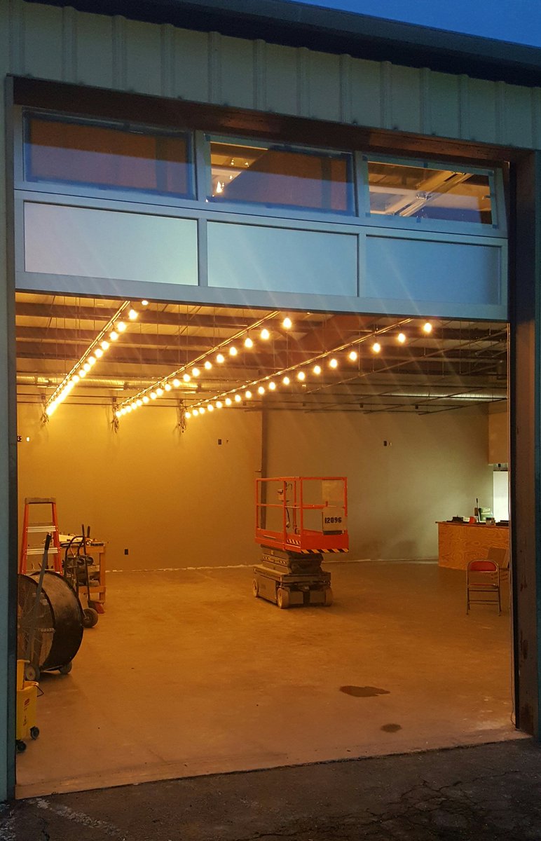 mirrortwinlex's tweet photo. Let there be light! #sharethelex #mondaymotivation #craftbeer #warehouseblock https://t.co/TNGSvGN5cO