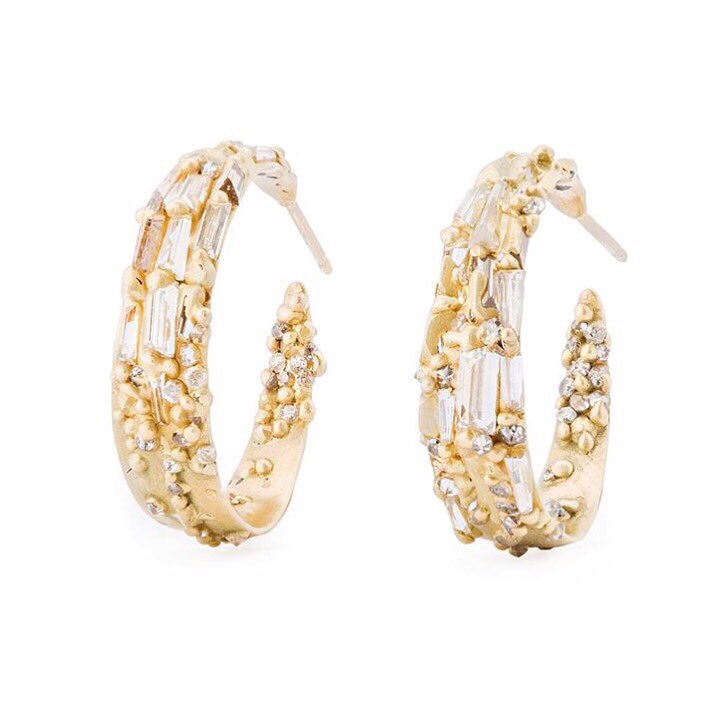 1001diamonds's tweet photo. Diamond hoops from @PollyWalesJewel showcase baguettes and rounds cast in organic gold #diamondsdaily https://t.co/vSvQxaoYvh