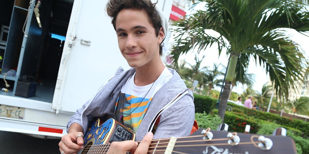 NickelodeonLA's tweet photo. ¿Quién crees que debe ganar los #KCAMexico? 😎
RT y vota si crees es @Michaelronda
#MichaelRonda https://t.co/GJ4jn5s5fW