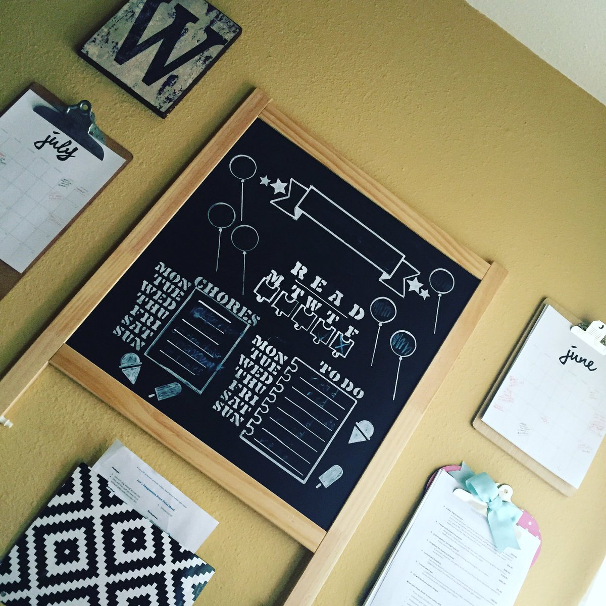 jaesimagination's tweet photo. Home office taking shape!  #organization #jaesimagination events #keeping busy https://t.co/MB2n6dvApQ