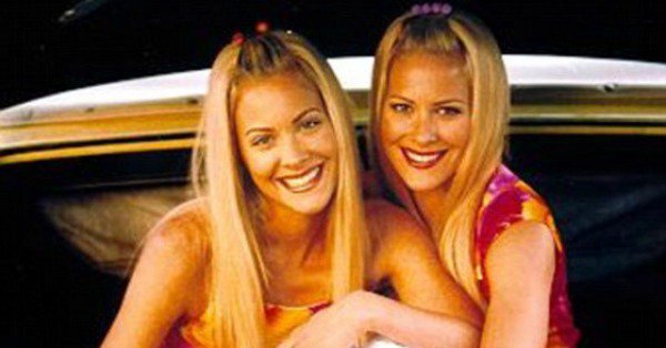 If you were wondering, the Sweet Valley High twins are still as close as ever. eonli.ne/2a0NvxN