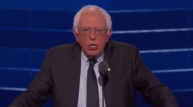 UniPolitica's tweet image. "Si alguien en EEUU trabaja 40 horas a la semana, esa persona no debe vivir en pobreza" - @BernieSanders.