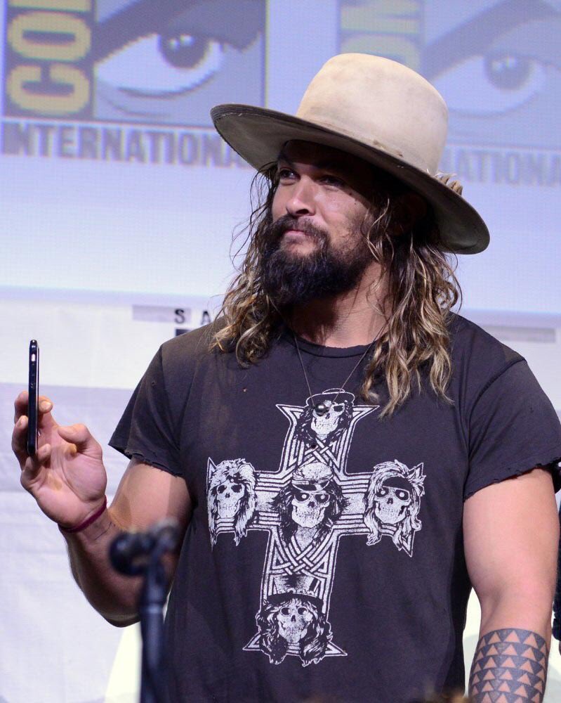 El lado sensible del duro de Jason Momoa, image size:799x1000