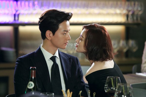 Влюбленные дорама 2006. Влюбиться в сун чжон дорама. Чи сон и хван чжон ым. Влюблены 2006. Влюблены 2006.