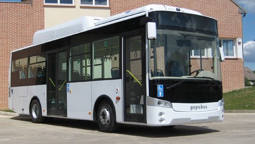 AvereFrance's tweet photo. L'Ile d'Yeu teste un bus #électrique de @pvi_fr cc @OT_IledYeu https://t.co/YVwvJBMCxY https://t.co/Zo9R05veeC