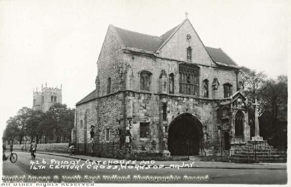 Picture_Past's tweet photo. South East view of #Worksop #Priory #Gatehouse in 1966 #WorksopPriory #1960s https://t.co/QUeBJ0JTnS https://t.co/axvEKGXpkp