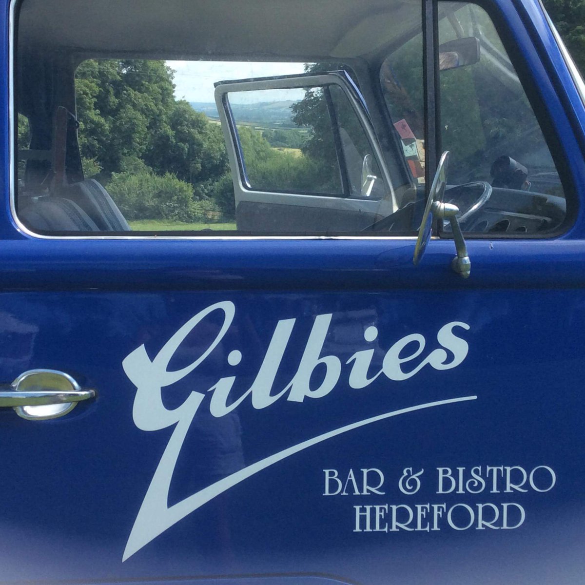 We like to travel in #vera 🚙 #gilbiesontour #supportlocal @HfdsESL <a href="/HiTownTaxis14/">Hereford HiTownTaxis</a> @SignRiteUKLtd <a href="/BuyIndependentH/">independenthereford</a>