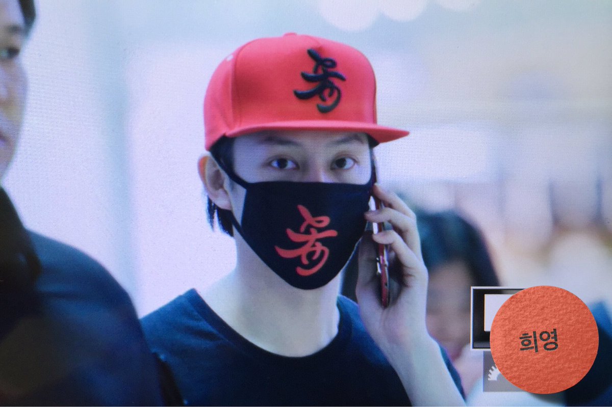 shadow7043's tweet photo. 160726 인천공항 출국 #kimheechul #김희철 상하이 팬미팅 #김희철 https://t.co/SN1NtZVCaR