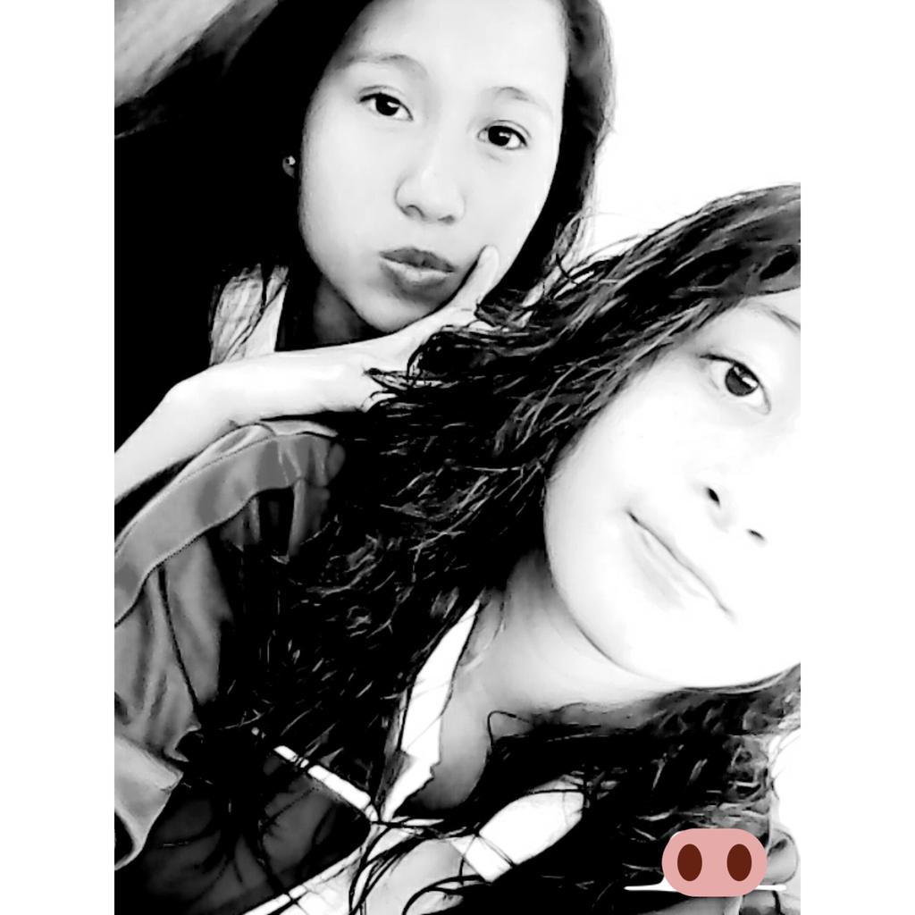 vera_karely's tweet photo. -TE AMO MY CHINA BELLA😘
 AMIGA NAO https://t.co/iGgjhcf9Fq