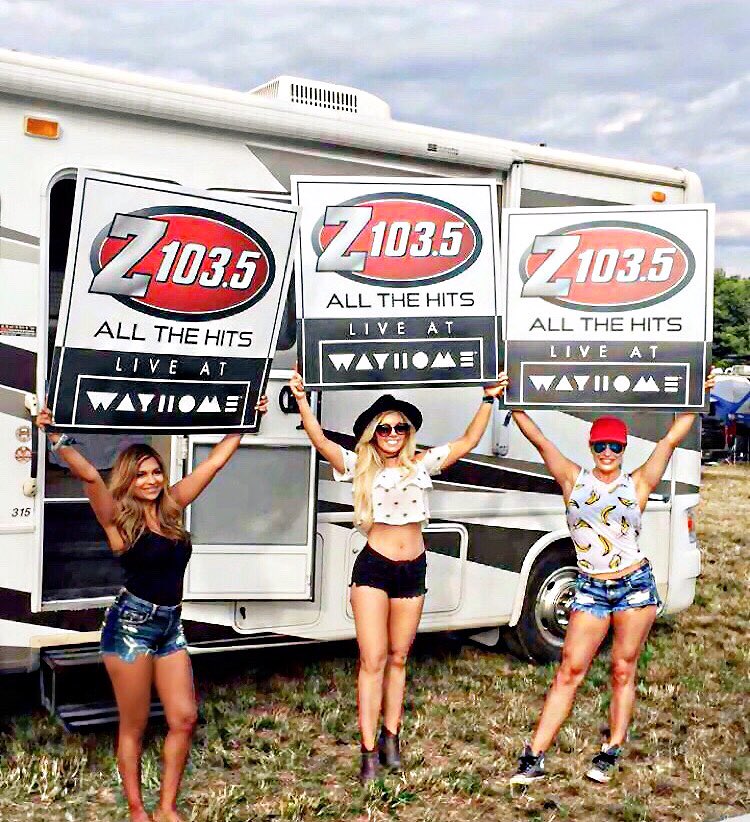 TheJacklynx's tweet photo. Enjoying all the hits @Z1035Toronto @wayhomefestival! #WayHome2016 #MusicFestival https://t.co/gCNz0qp0BC