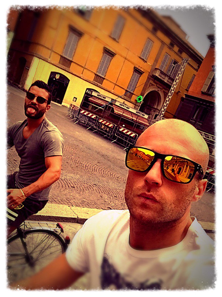 DarioPacini's tweet photo. Creato con #aviary https://t.co/5cWikGAX1c #pomeriggialternativi #turistipeecaso https://t.co/O0vOioXKwO