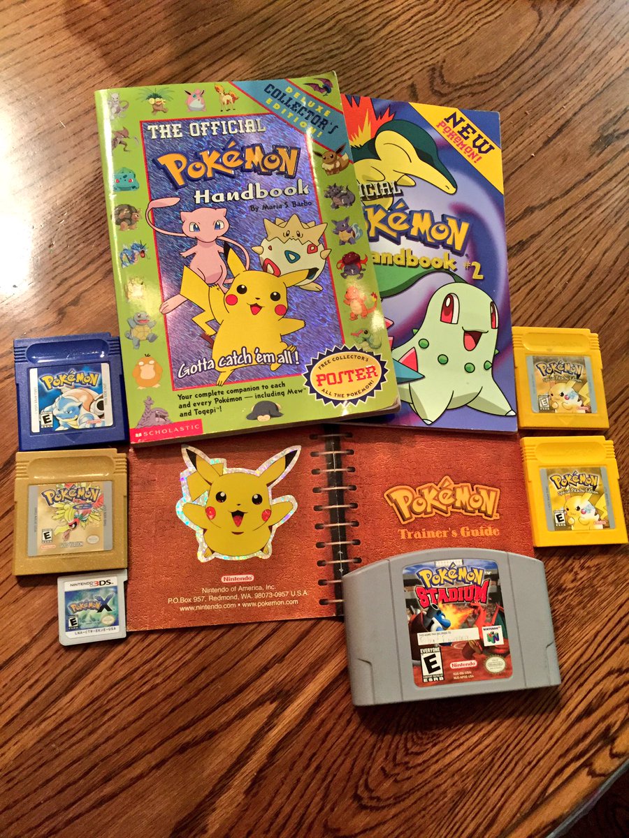 disneylandsteph's tweet photo. #TryingToPack but I keep finding all these #Pokemon things!! Just can't find my Silver Edition... ๐ค๐ https://t.co/nX1GqbX7eC