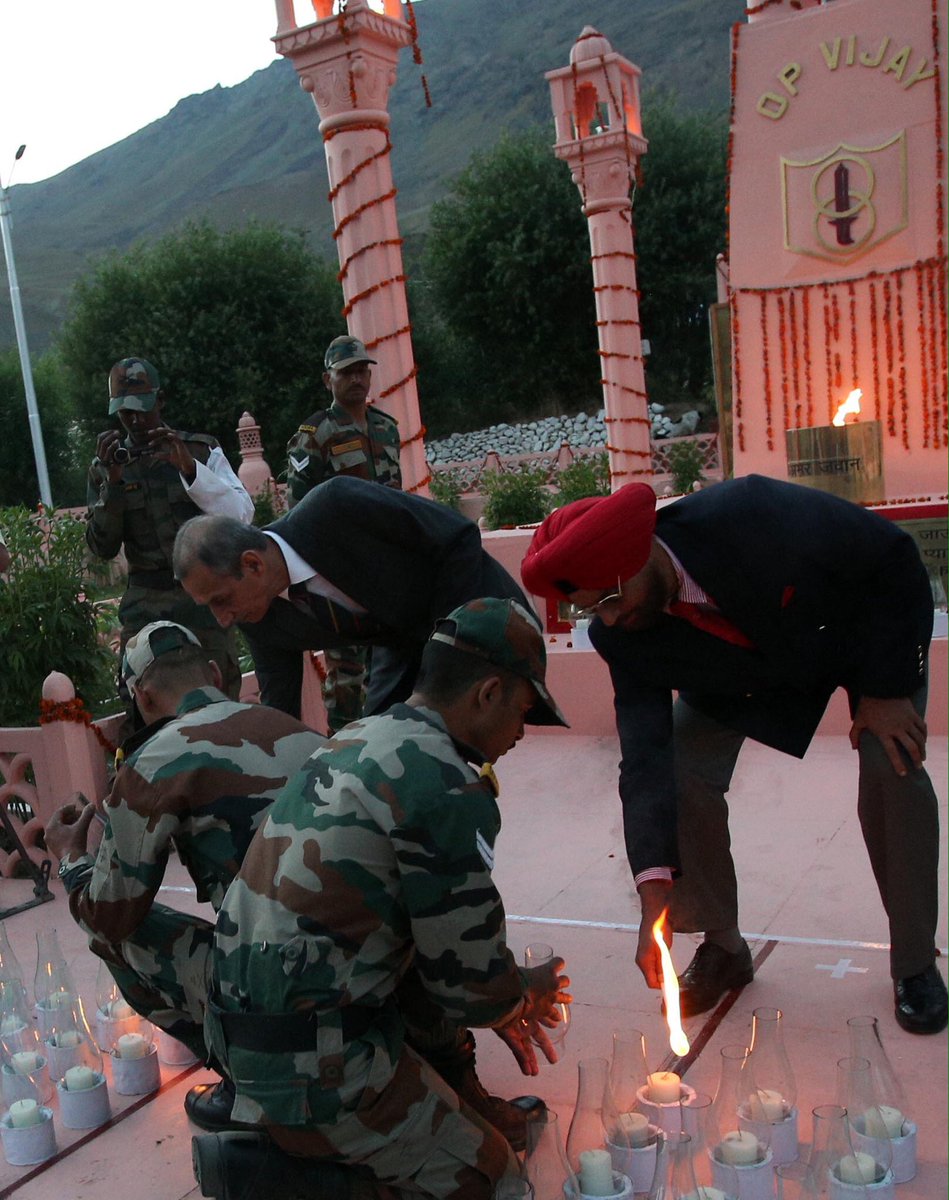 igurmeetkaur's tweet photo. Salute to bravest, fearless soldiers n martyrs of Indian Army, the best in world #kargilVijayDiwas Jai Jawaan https://t.co/StBQDPOPNa