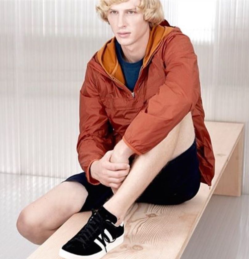 PHMSaintsPeres's tweet photo. Norse Projects //
#nylonjacket #norseprojects #orange #menswear #phmsaintsperes https://t.co/lq29AwuG9D