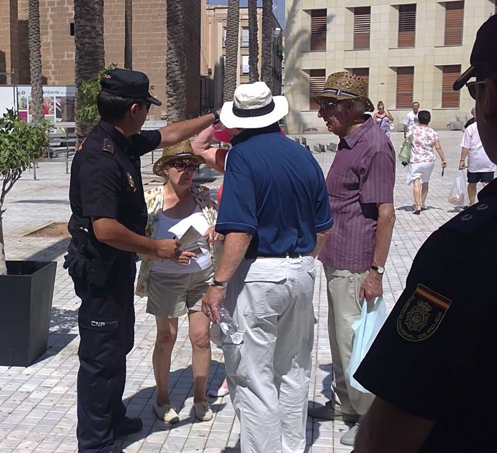 policia tweet picture