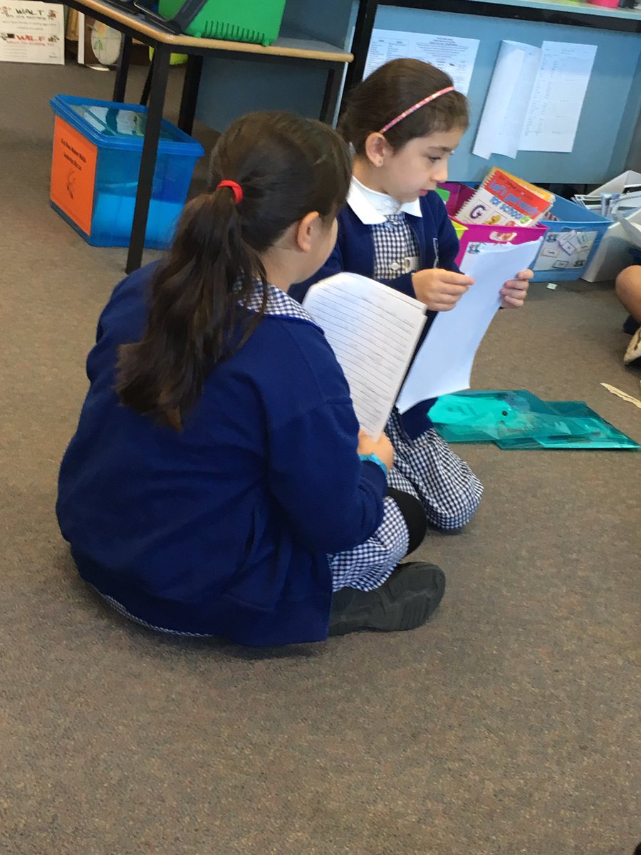 danyal_atra's tweet photo. Revising with our green pens making our writing grow like trees 🌳😊📝#PeerChecking @fairvaleps @jenn_arzapitian #1/2D https://t.co/dEKEpLPO3E