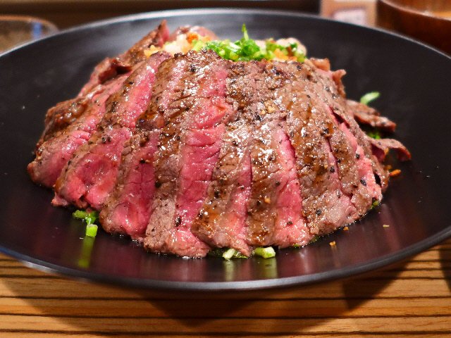 syokutero_deli's tweet photo. ローストビース丼

https://t.co/AhMc18otvw …
#飯テロ #飯テロ過激派  #食テロ #ローストビーフ丼  #ローストビーフ  #大阪 #関西 #拡散希望 #RT https://t.co/QwXB7aelZD