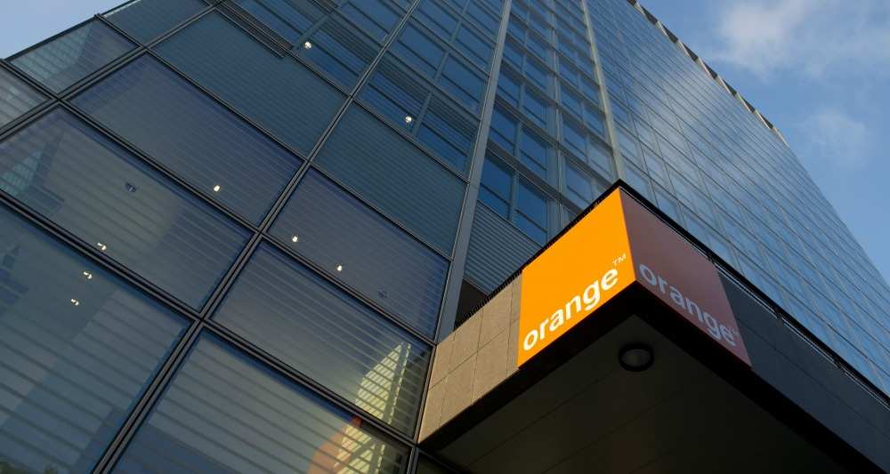 Orange triple quasiment son bénéfice net au premier semestre trib.al/fyUKZ8d