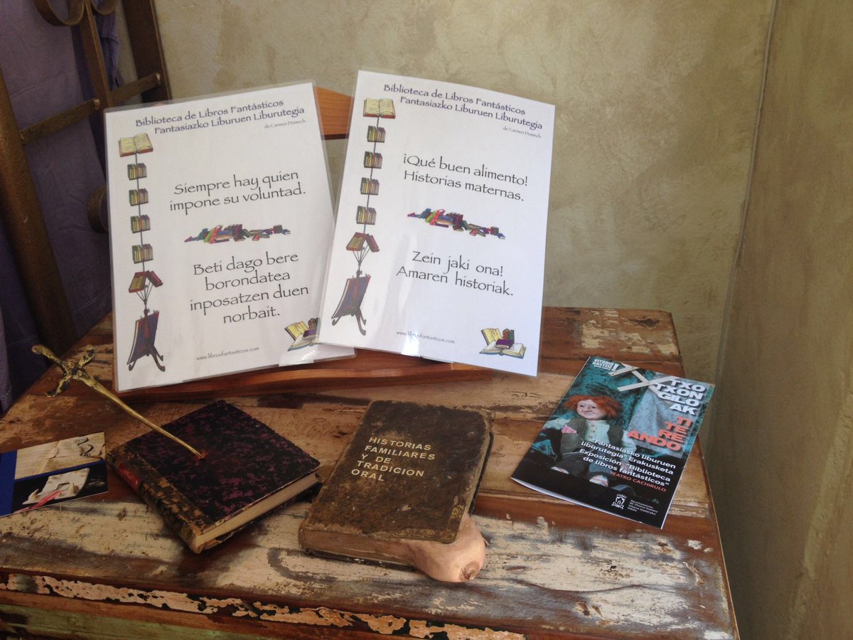 gasteizon's tweet photo. Últimos días para disfrutar de la exposición en escaparates "Libros Fantásticos" #titereando #txontxongiloak https://t.co/xQDkEBP8CH