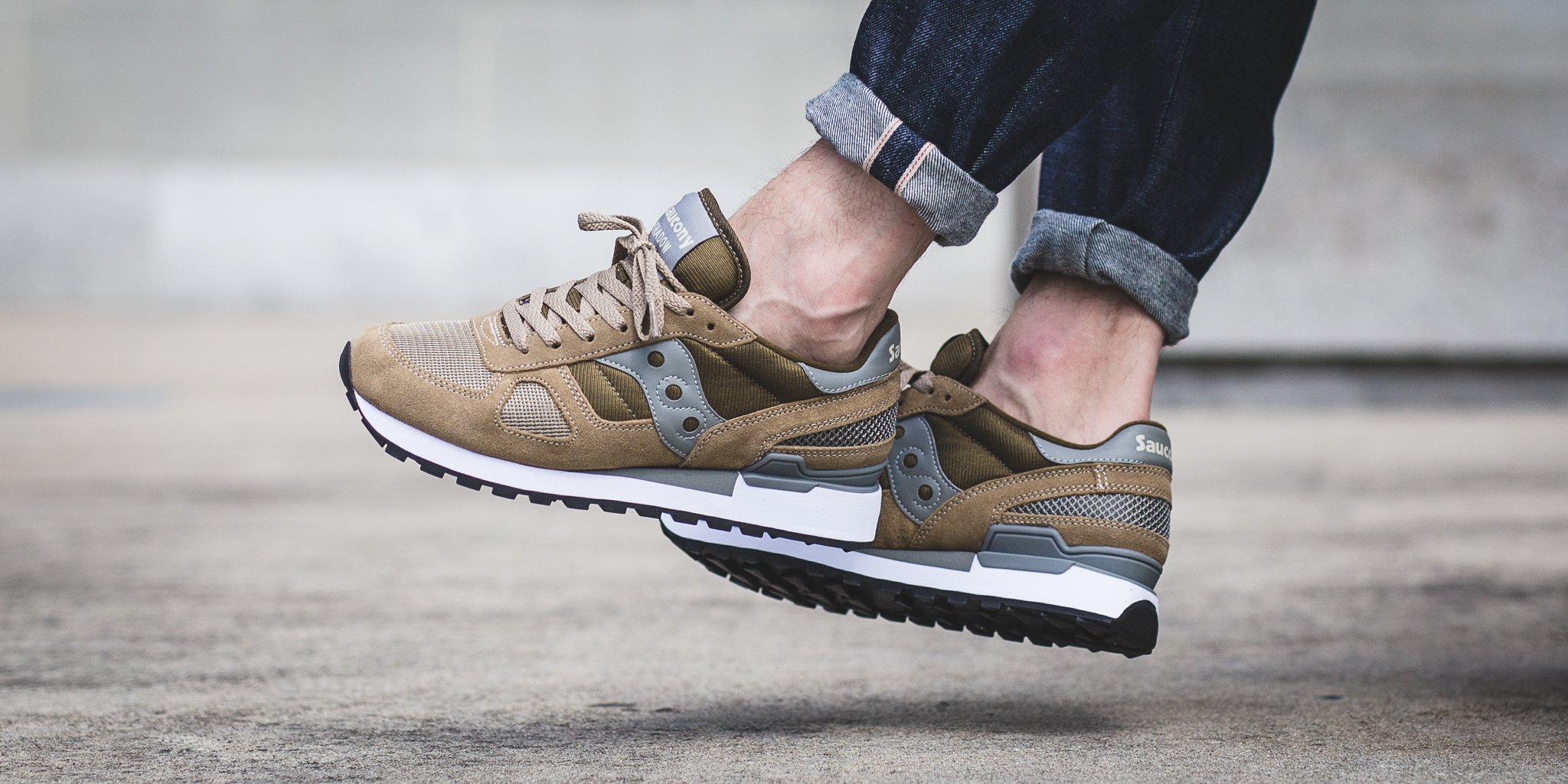 saucony shadow taupe green