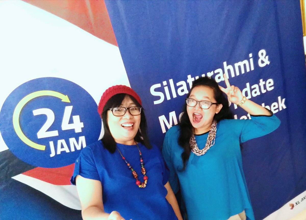 mamavanenbas's tweet photo. Cuma dengan #comboxtramerdeka yg bikin kami bebas hepi-hepi di halal bi halal @XLandMe https://t.co/gQR8Pw0b4M