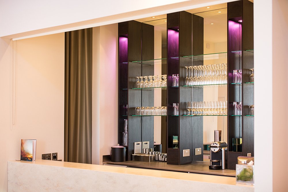 InaraDecor's tweet photo. The back bar detail @SandsHotelMarga in their #functionroom #theterracesuite #lighting #lightingdesign #wedding #bar https://t.co/UludC4p1eD